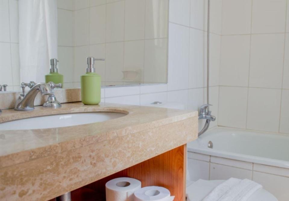 Uh Aparthotel Lastarria Santiago Kültér fotó